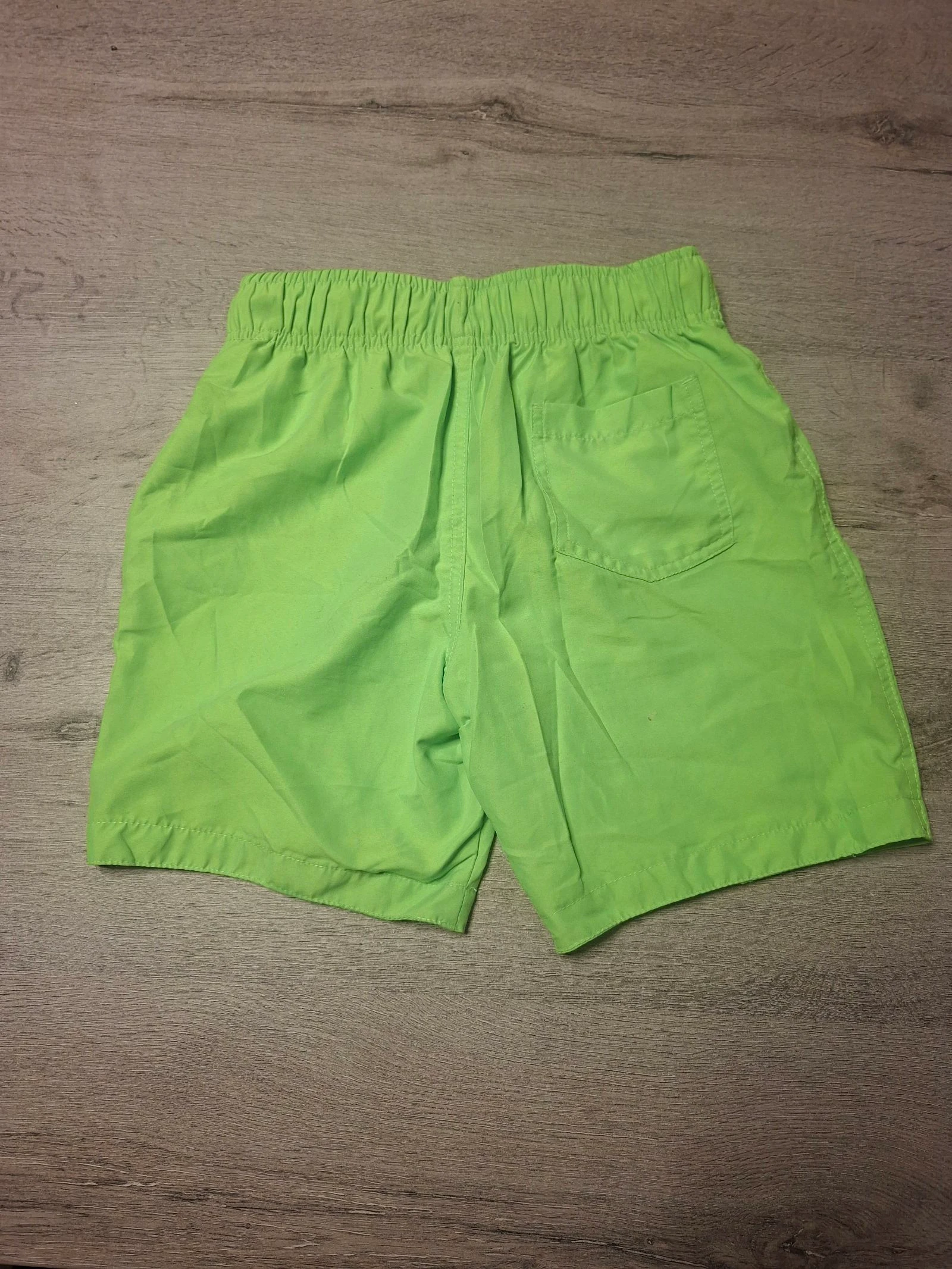 🌷F4-05🌷Badshort PRIMARK voor jongens – Maat 10/11 jaar (146 cm) – Ultra trendy fluogroen🌷 – photo 4